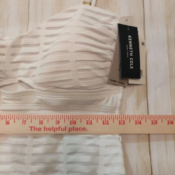 Kenneth Cole White One-Piece Padded Bust Tummy Toner Swimsuit Size Large Classy - Picture 12 of 12